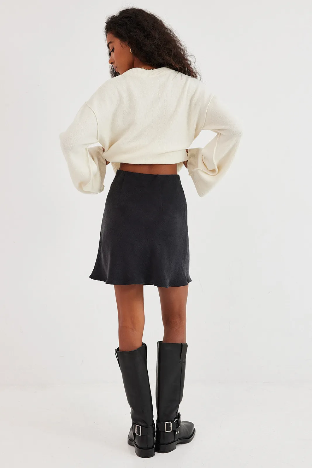TALYA Spódnice^Spódnica Petra short jet black