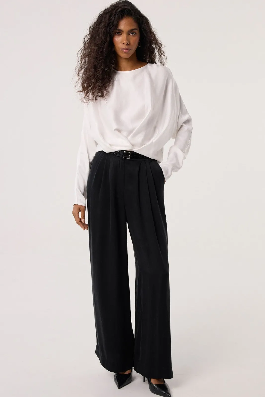 TALYA Spodnie^Spodnie Cupro black