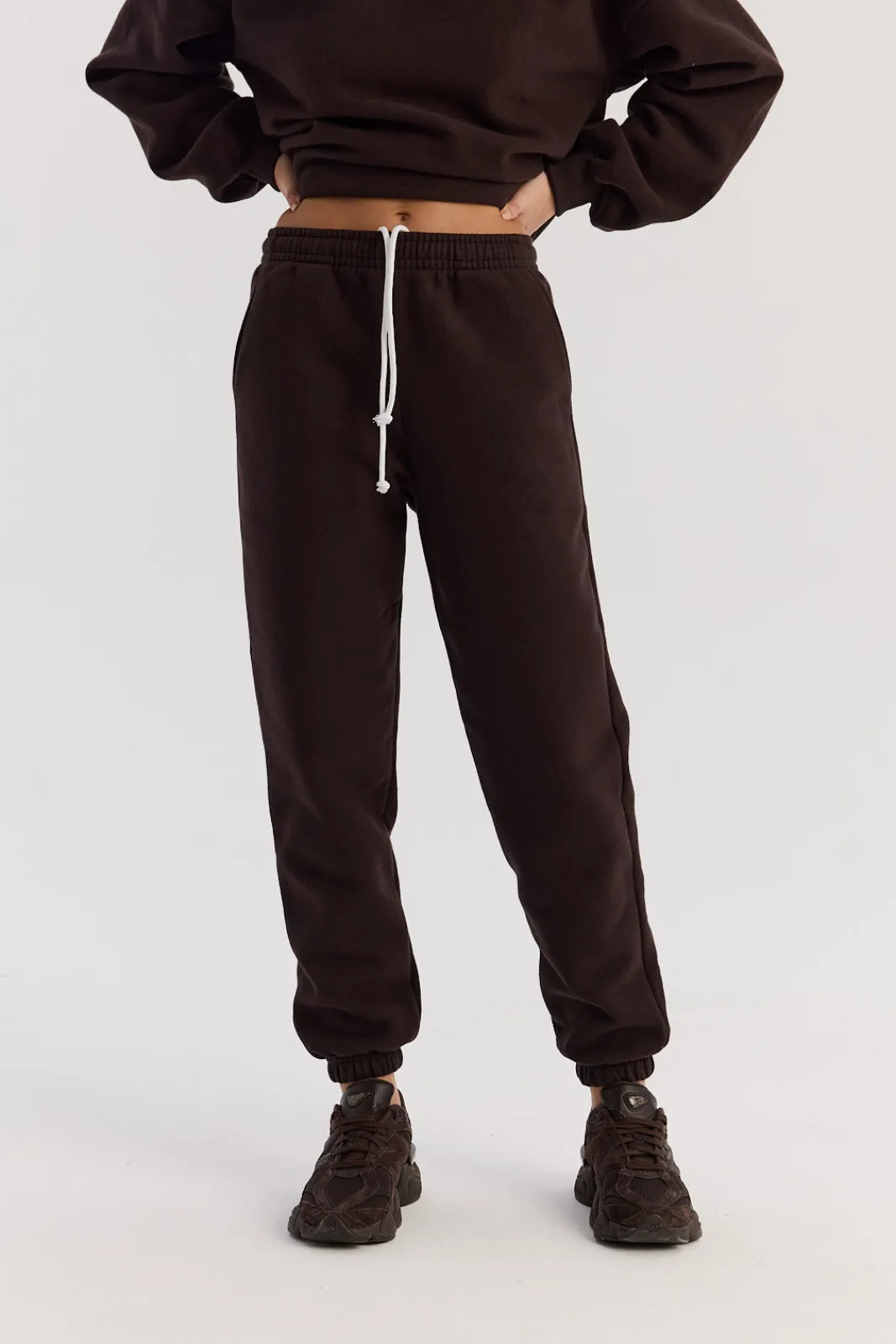 TALYA Spodnie Dresowe^Spodnie dresowe dark chocolate