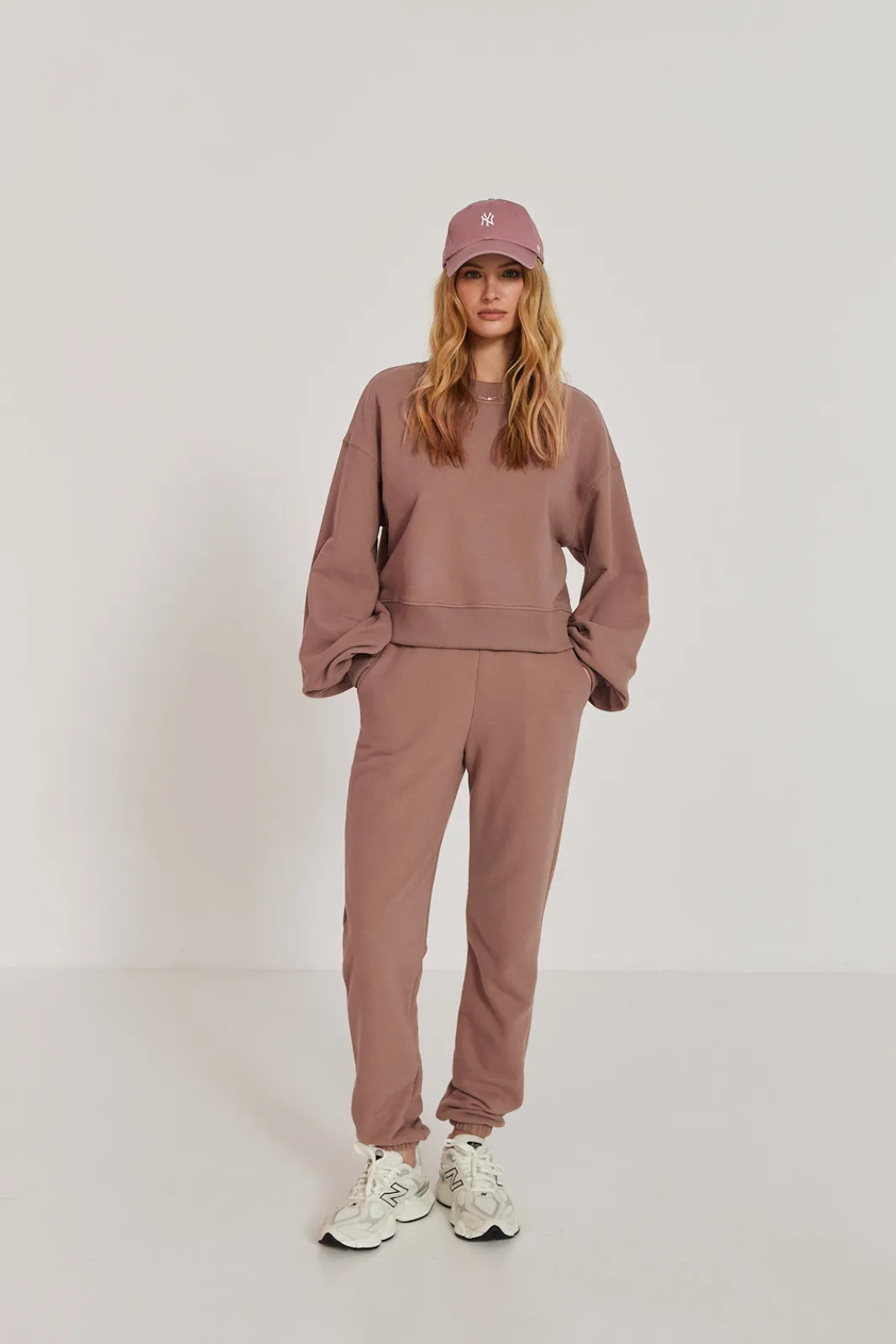 TALYA Spodnie Dresowe^Spodnie dresowe mocca mousse