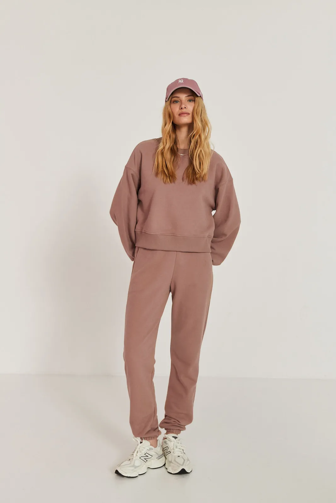 TALYA Spodnie Dresowe^Spodnie dresowe mocca mousse