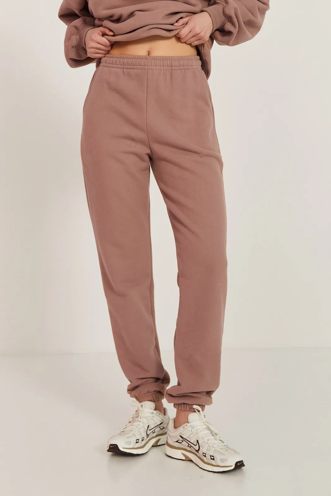TALYA Spodnie Dresowe^Spodnie dresowe mocca mousse
