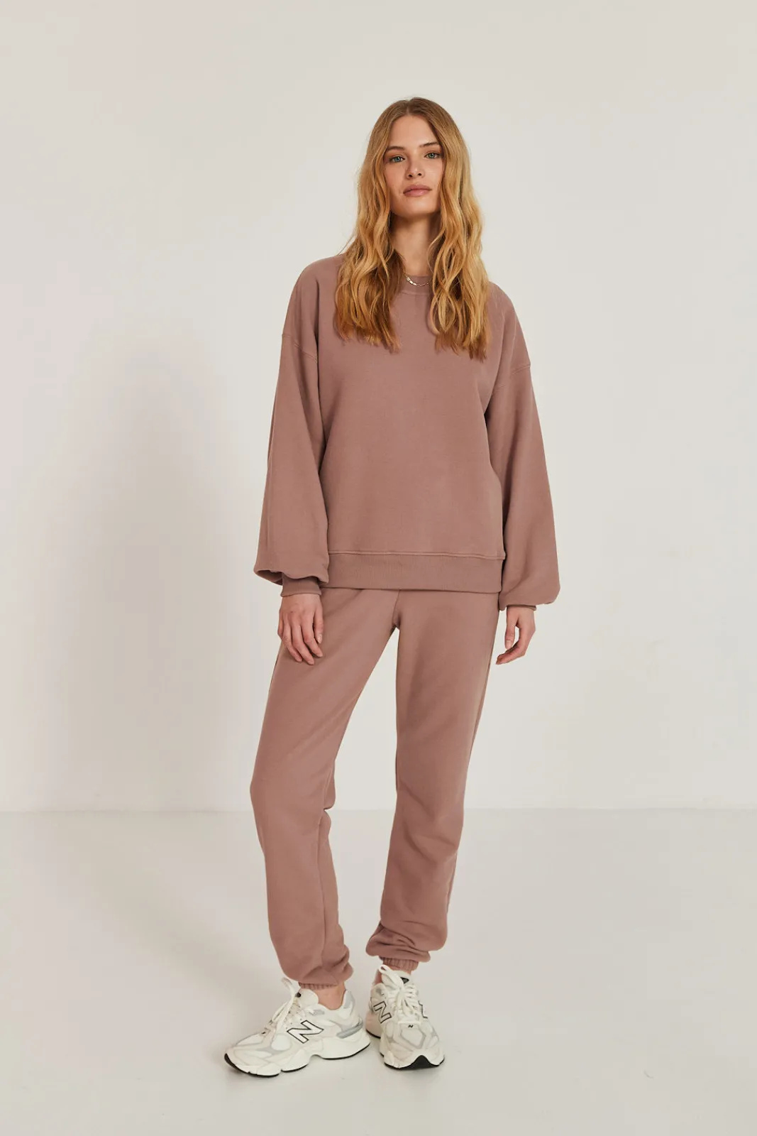 TALYA Spodnie Dresowe^Spodnie dresowe mocca mousse