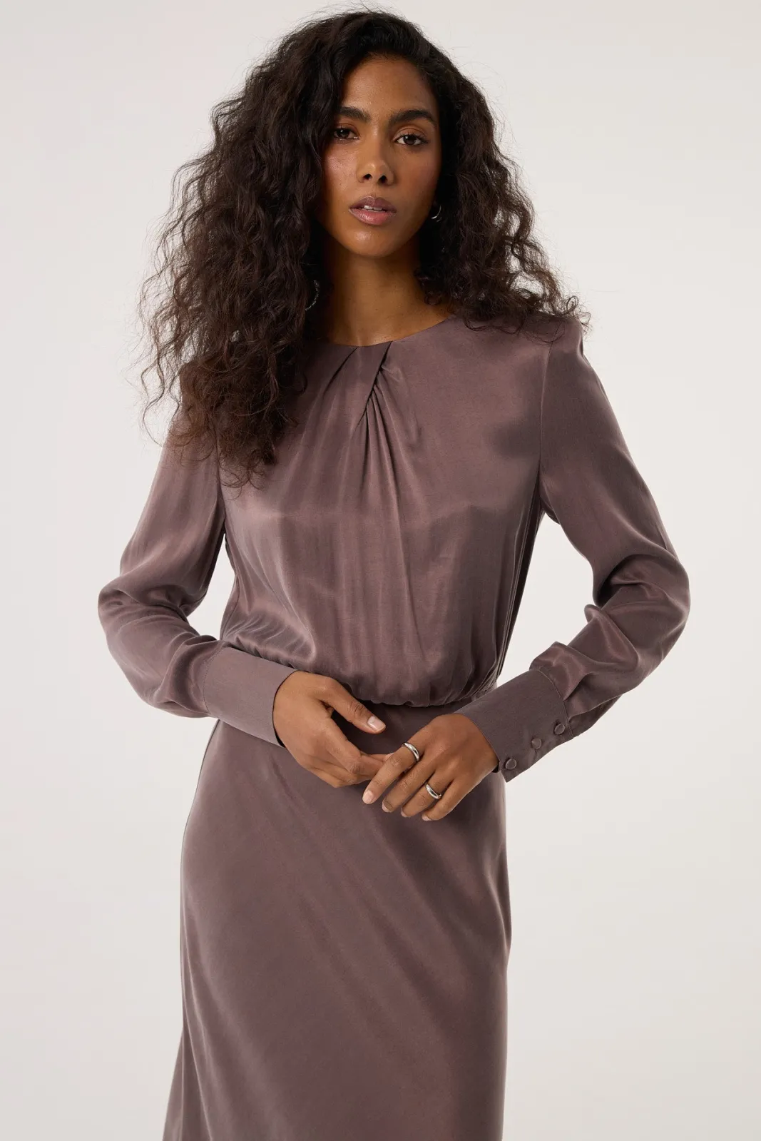 TALYA Sukienki^Sukienka Tiffany taupe
